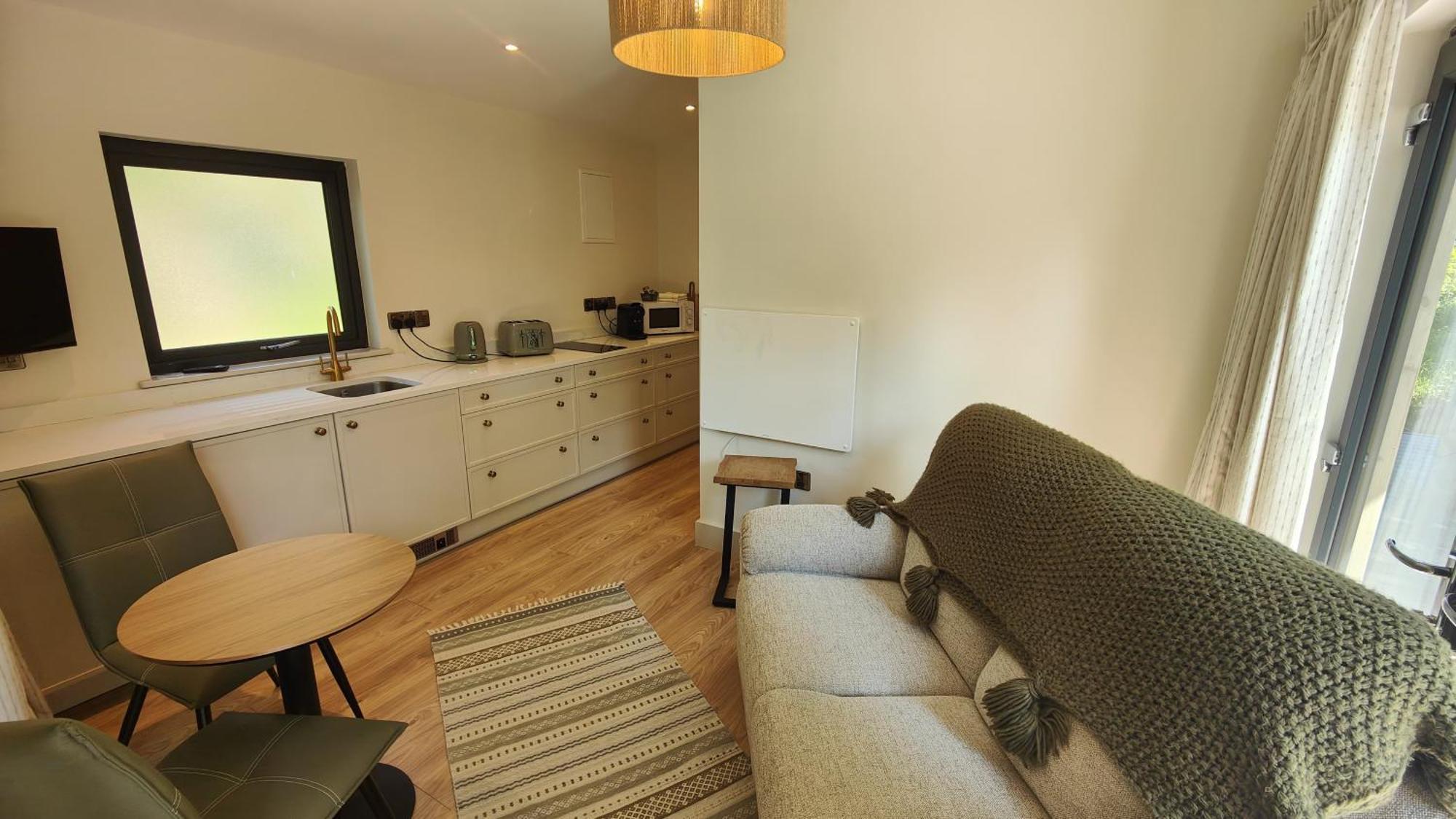The View At Moneylands Villa Arklow Room photo
