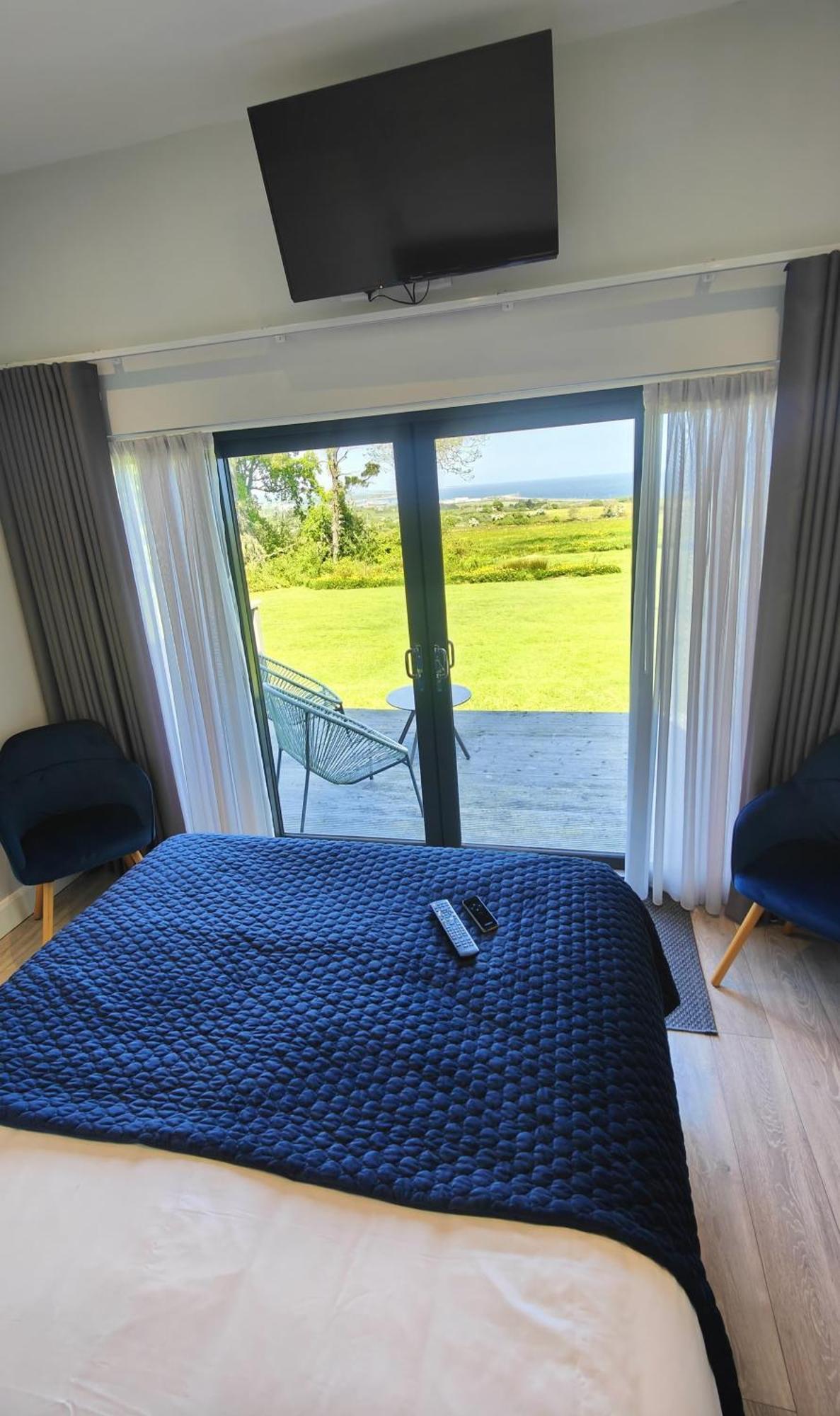 The View At Moneylands Villa Arklow Room photo